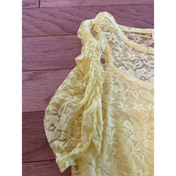 Bobbie Brooks women's yellow lace short sleeve with under tank top size small - Picture 3 of 10